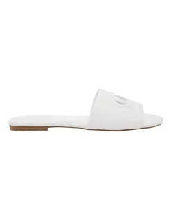 New 👍 Guess Tashia 🩴 Sandal In White 🛒
