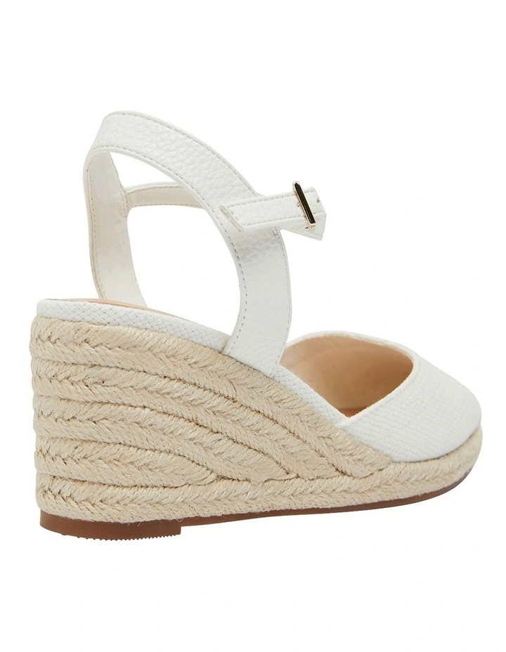 Outlet π€© Easy Steps Santos White Fabric π©΄ Sandals β¨ - Image 3