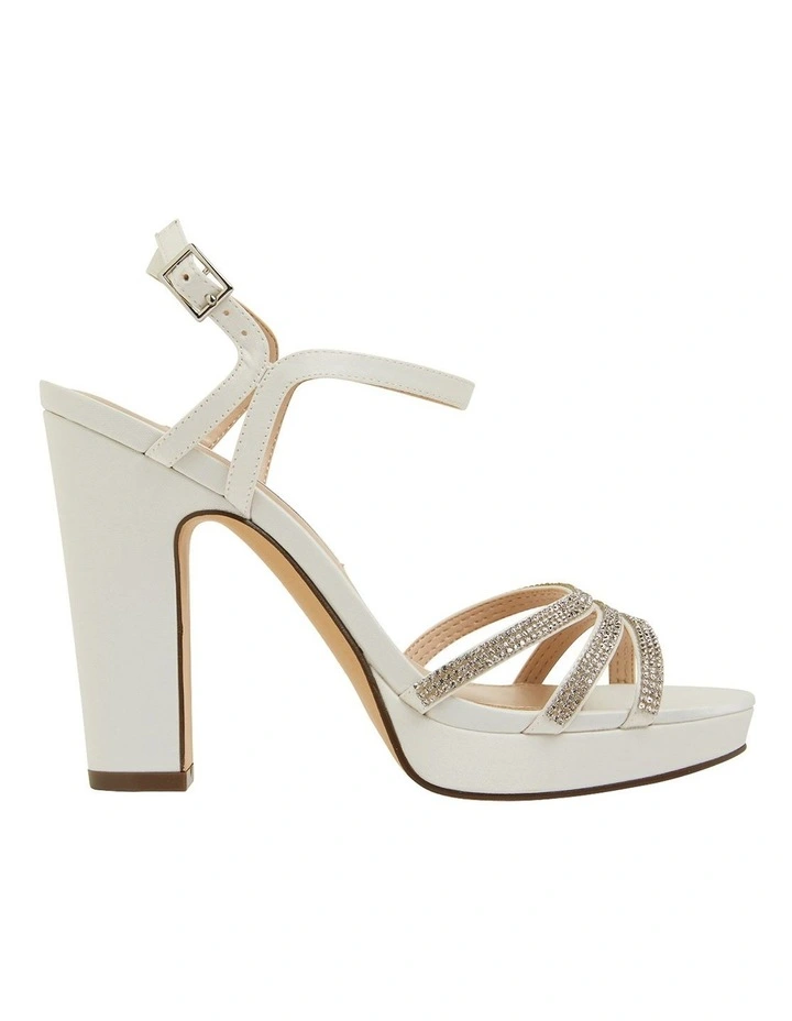 Best Pirce π NINA Saralyn Ivory Satin π©΄ Sandals π