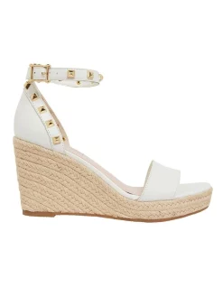 Promo 🤩 Pink Inc Shadow White Glove 🩴 Sandals 🎉